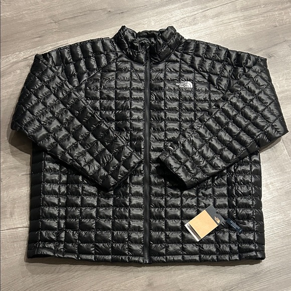 THE NORTH FACEMen’s THERMOBALL Jacket